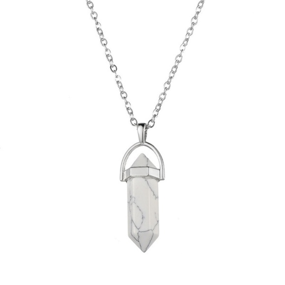 Jewelry - ⚪️NEW! Crystal Pendant Necklace WHITE HOWLITE